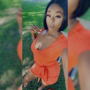 Meet your Posher, Maya